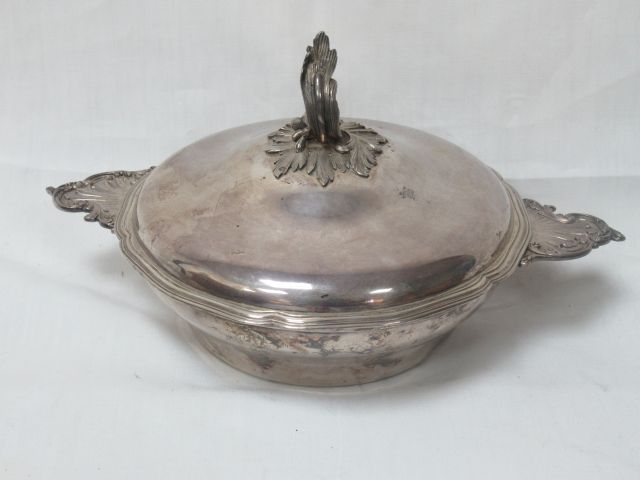 Null Silver vegetable dish, first title minerve, weight: 785 gr. (some dents)