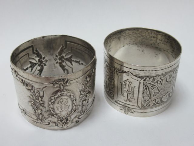 Null Set of two silver napkin rings. Minerva. Figured. Weight : 72 g (slight def&hellip;