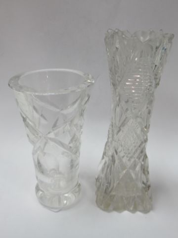 Null Set di due vasi in cristallo tagliato. 10-13 cm (patatine)