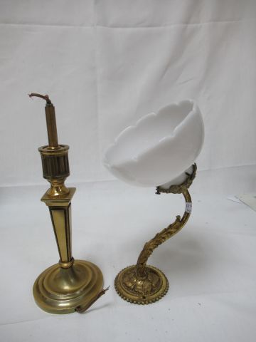 Null Lot including a bronze lamp base (22 cm, cut wire) and a bronze and opaline&hellip;