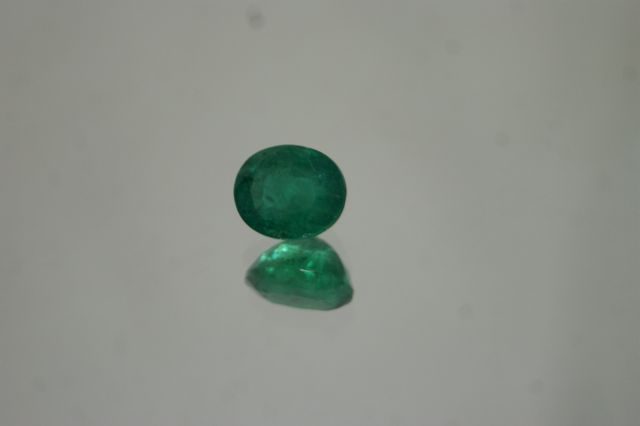 Null Beautiful oval emerald of 4,77 carats on paper.

Accompanied by its AIG cer&hellip;