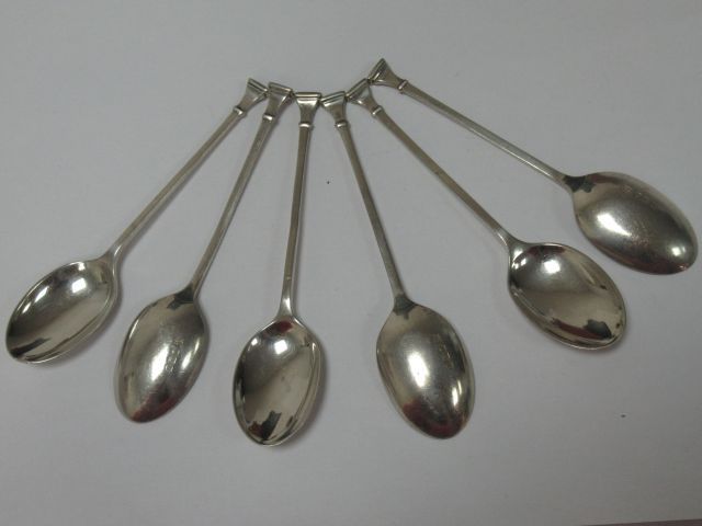 Null Set of 6 English silver coffee spoons. Weight : 52,58 g
