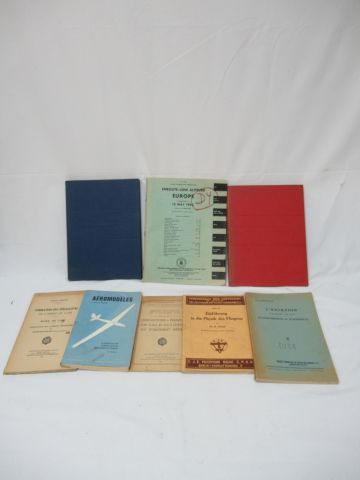 Null 航空 很多关于第二次世界大战的轰炸机的小册子，手册，飞行计划......有英语，法语，德语。