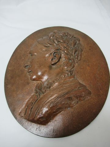 Null A. LAOUST Basso rilievo in bronzo, rappresentante un profilo femminile. Fir&hellip;