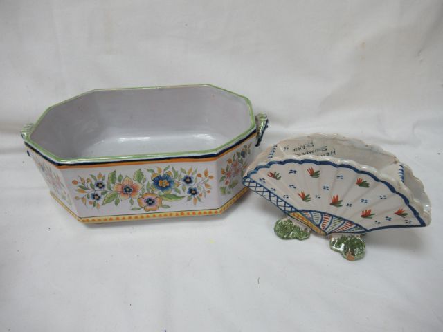 Null QUIMPER Lot including a planter and a flowerpot.10-24 cm