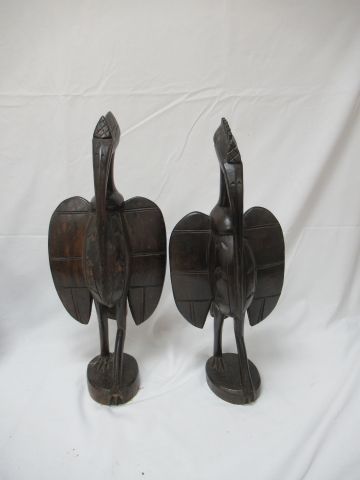 Null AFRIKA ( BURKINA FASO) Paar Holzskulpturen von stilisierten Vögeln H:50-53c&hellip;