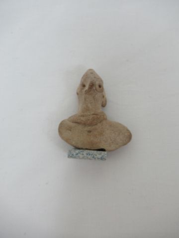 Null 锡罗-赫梯陶器半身像，带鸟嘴。公元前二千年，5厘米。在其底座上（有胶水的痕迹

购买Fréjus, 19/12/99