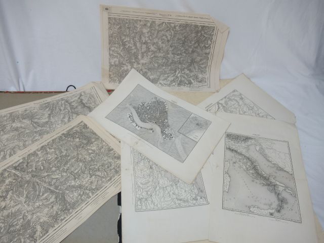Null Lotto di vecchie mappe litografate e incise. Da 44 a 60 cm circa. Qualche f&hellip;