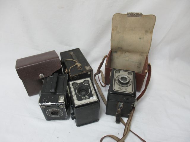 Null Conjunto de 4 cámaras Brownie y Kodak Circa 1950