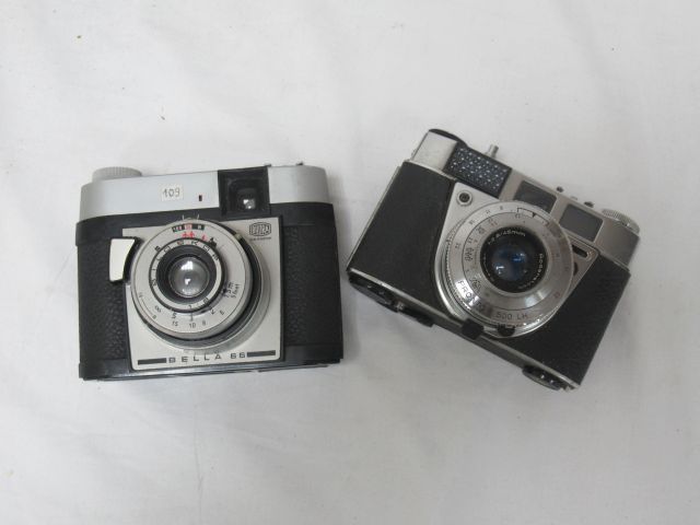 Null Lot de deux appareils photos dont un Retinette (objectif Reomar 1:2,8/45 mm&hellip;