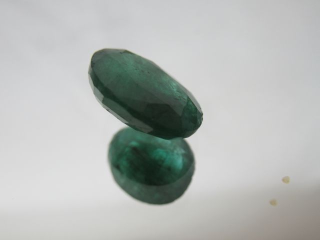 Null Emerald. Weight : 6,28 carats. With its certificate.