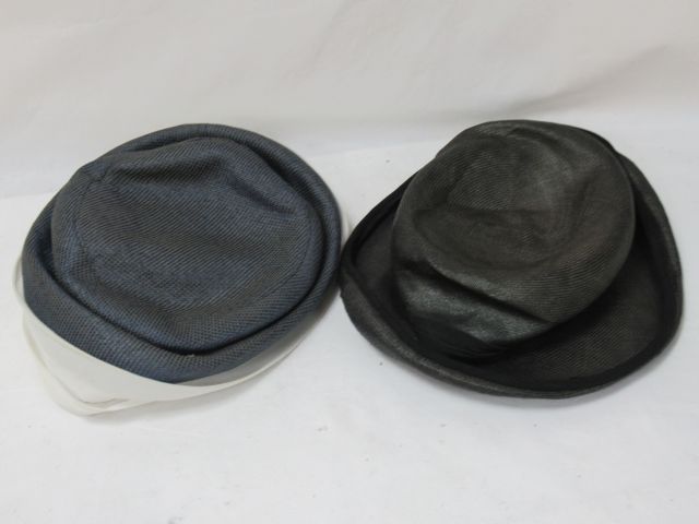 Null Lot of two hats for women in cisal, circa 1970. Head size 54 and 56 cm