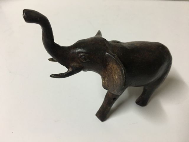 Null Skulptur eines kleinen Elefanten aus Bronze L 12cm H 9cm