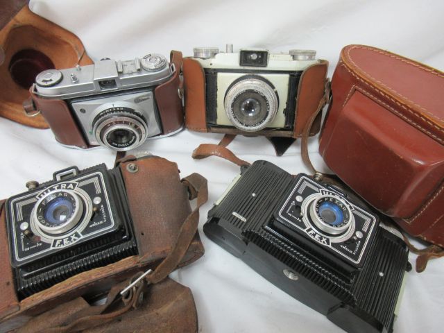 Null Set di 4 macchine fotografiche tra cui KODAK e Ultrafex, circa 1960/1970.