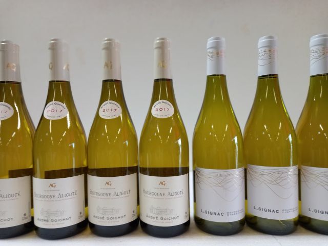 Null Lot de 7 bouteilles :

4 Bourgogne Aligoté. 2017. André Goichot

3 Bourgogn&hellip;