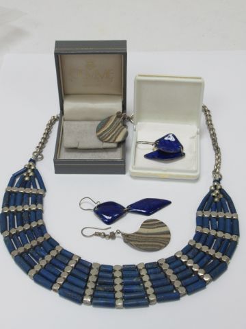 Null Lot including a metal and lapis lazuli necklace, a pair of enamelled metal &hellip;