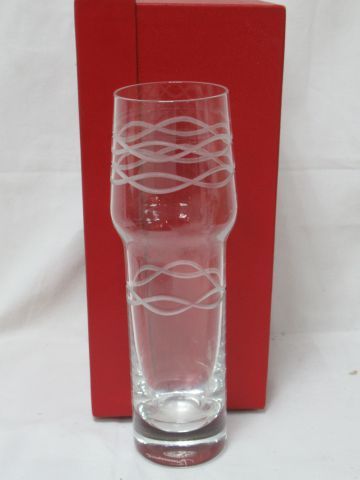 Null BACCARAT, engraved crystal vase 20cm, in its box.