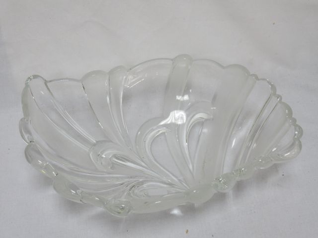 Null Schale aus gegossenem Glas H: 9 cm B: 32 cm