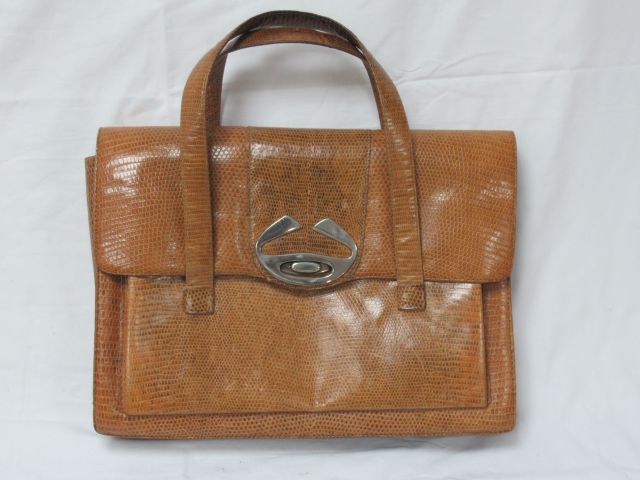 Null Leather satchel. 29 x 39 x 8 cm Circa 1980.