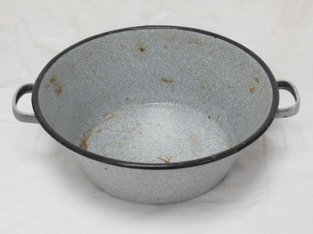 Null 搪瓷金属碗。16 x 37 cm 1950年左右。