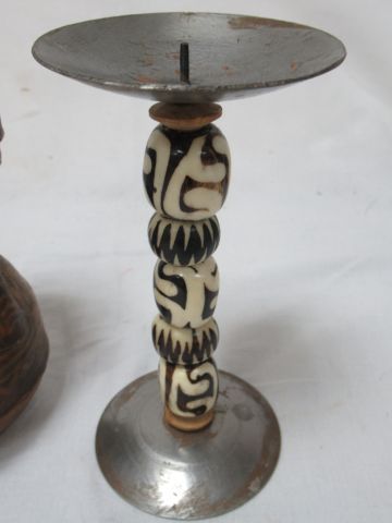 Null AFRICA Lot including a metal and bone candlestick and a cucurbit box. 16 cm
