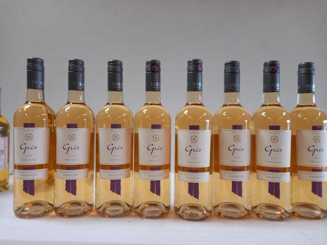 Null 6 bouteilles de Gallician Gris. 2015. Rosé clair aux reflets brillants. Pay&hellip;