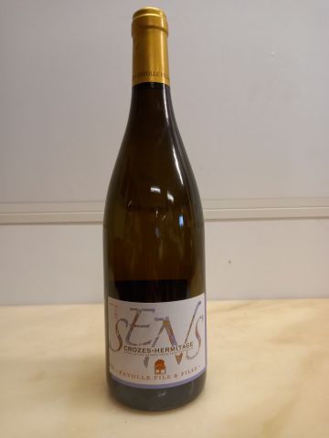 Null 一瓶Crozes-Hermitages白葡萄酒，2014年。法约尔家的孩子。古老的葡萄树。