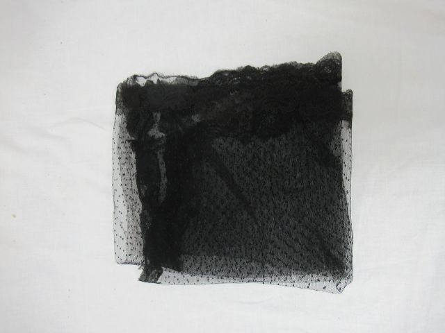 Null Mantilla with black lace border 120x60