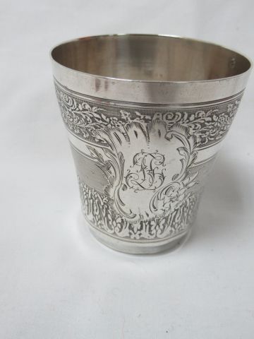 Null Silver tumbler. Minerva. Weight : 83 g (dents)