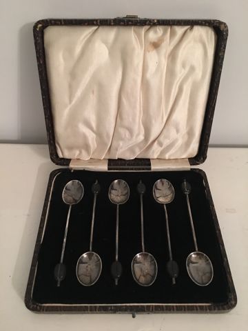 Null Set di 6 piccoli cucchiai da moka inglesi in argento con piccolo chicco di &hellip;
