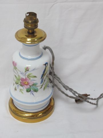 Null Porcelain lamp base, brass mounting. Height: 22 cm