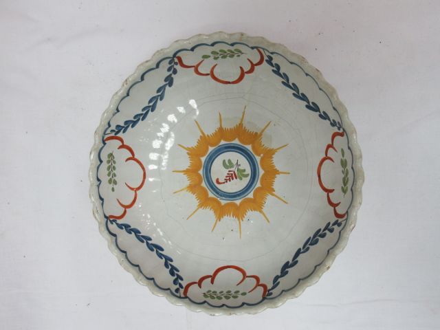 Null In the taste of Nevers Hollow dish in polychrome earthenware decorated with&hellip;