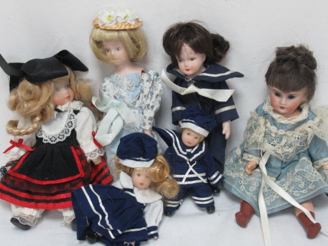 Null Lot de poupées en biscuit dont 2 mignonettes. Circa 1950/60. 11-20 cm