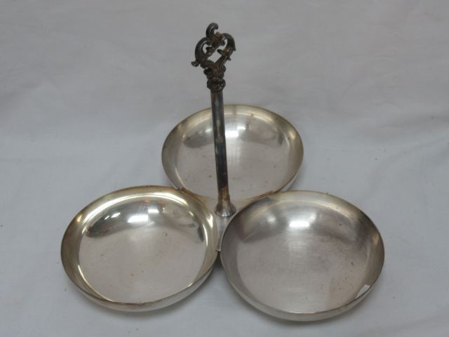 Null Silver plated metal dish with compartments. 19 x 22 cm