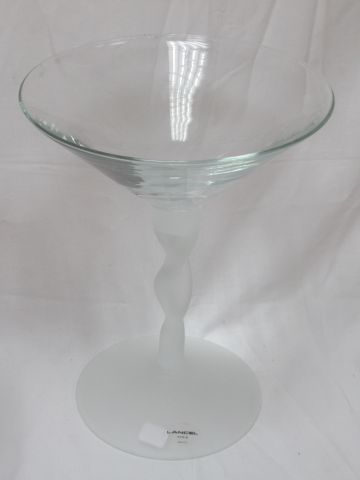 Null LANCEL Grande coupe en verre blanc et dépoli. Haut.: 28 cm Diam.: 22 cm