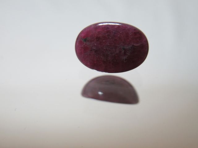 Null Ruby, 3.6 carats. With its certificate.