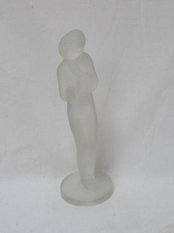 Null Frosted crystal sculpture of a woman. 19 cm