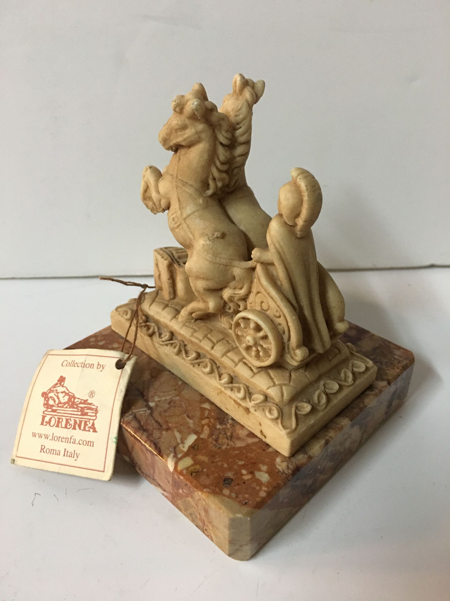 Null Roman chariot in resin on marble base LORENEA (Rome) W 8cm H 8 cm base 8.5x&hellip;