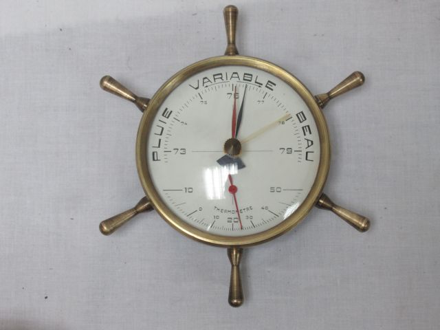 Null Barometer aus Messing in Form eines Schiffssteuerrads. 15 cm.