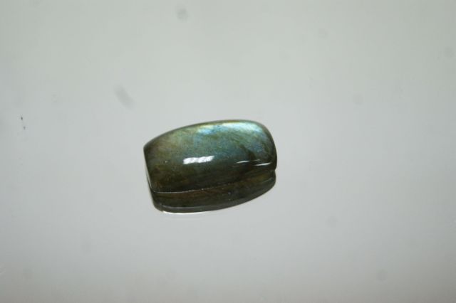 Null Labradorite, cabochon. 29 carats. With its certificate.