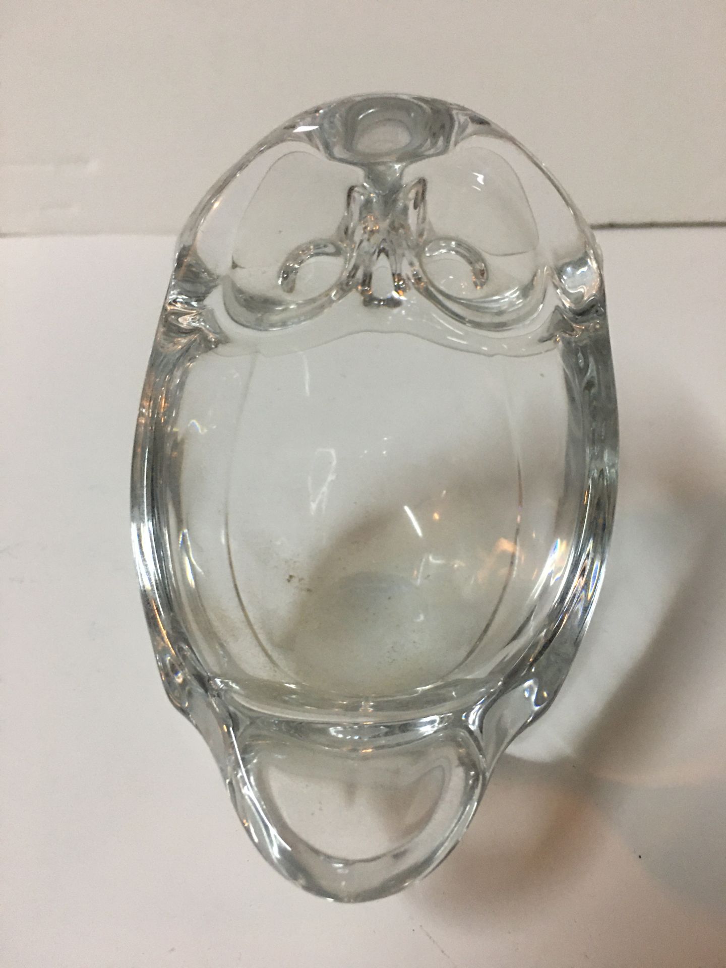 Null Cendrier en cristal de Vannes (signé) en forme de chouette H 11 cm L 11 cm