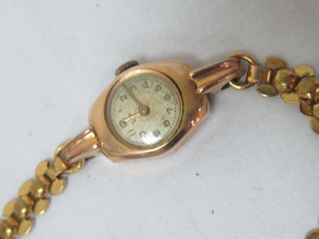 Null LIP Reloj de señora chapado en oro. Movimiento mecánico. Alrededor de 1950.