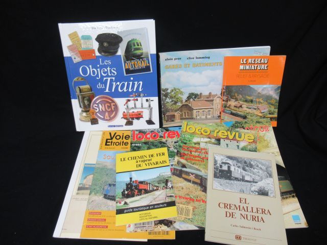Null Sammlung von Büchern und Handbüchern zum Thema Eisenbahn.