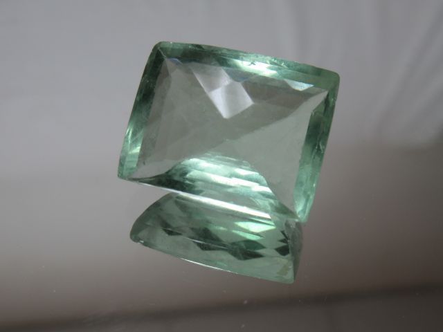 Null Fluorite verte, 39,89 carats. Avec son certificat.