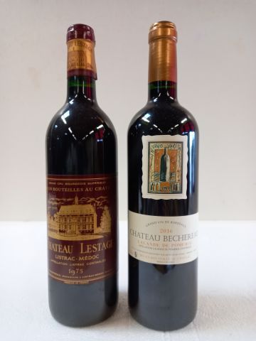 Null Lot of two bottles : 

1 Château Lestage. 1975. Grand cru Bourgeois supérie&hellip;