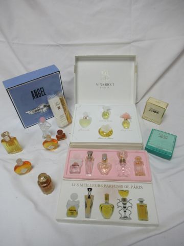 Null Lot of miniatures of perfumes (full). Two empty vaporizers are attached.