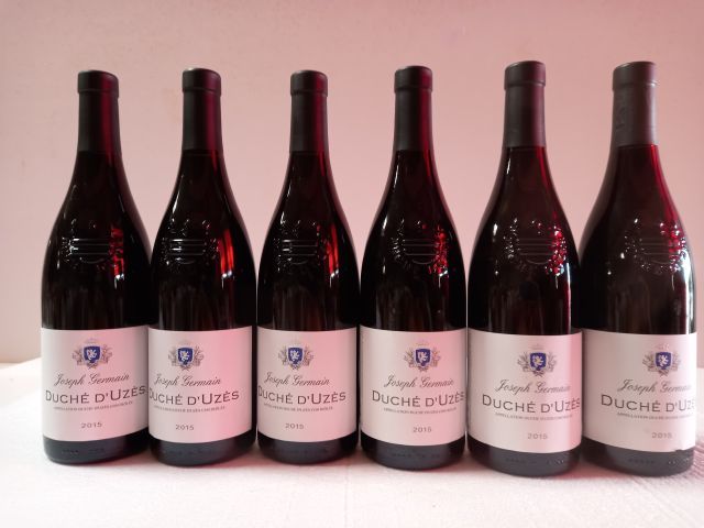 Null 6瓶罗纳河谷葡萄酒（Cru de la Vallée du Rhône）。2015.优秀的复古。乌兹公国。约瑟夫-杰曼