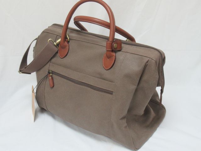 Null Leatherette and fabric luggage. 31 x 40 x 24 cm.