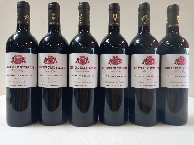 Null 6瓶圣埃米利永列级酒。 2018年。坎特劳贝城堡。卡佩酒。葡萄酒种植者和收割者。位于圣埃米利永中心的分类葡萄园