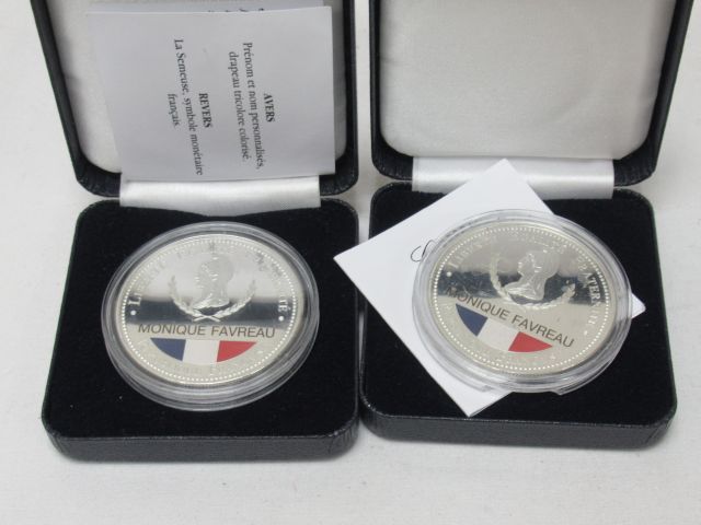 Null French CLUB OF THE CURRENCY Lot of two medals of the citizen in silver (800&hellip;